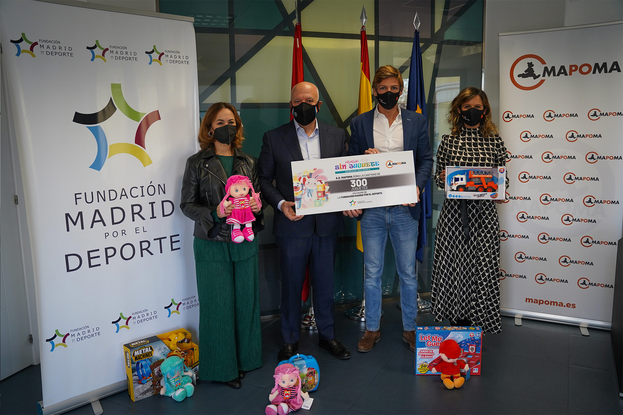 Mapoma entrega 300 juguetes a la Fundación Madrid por el Deporte